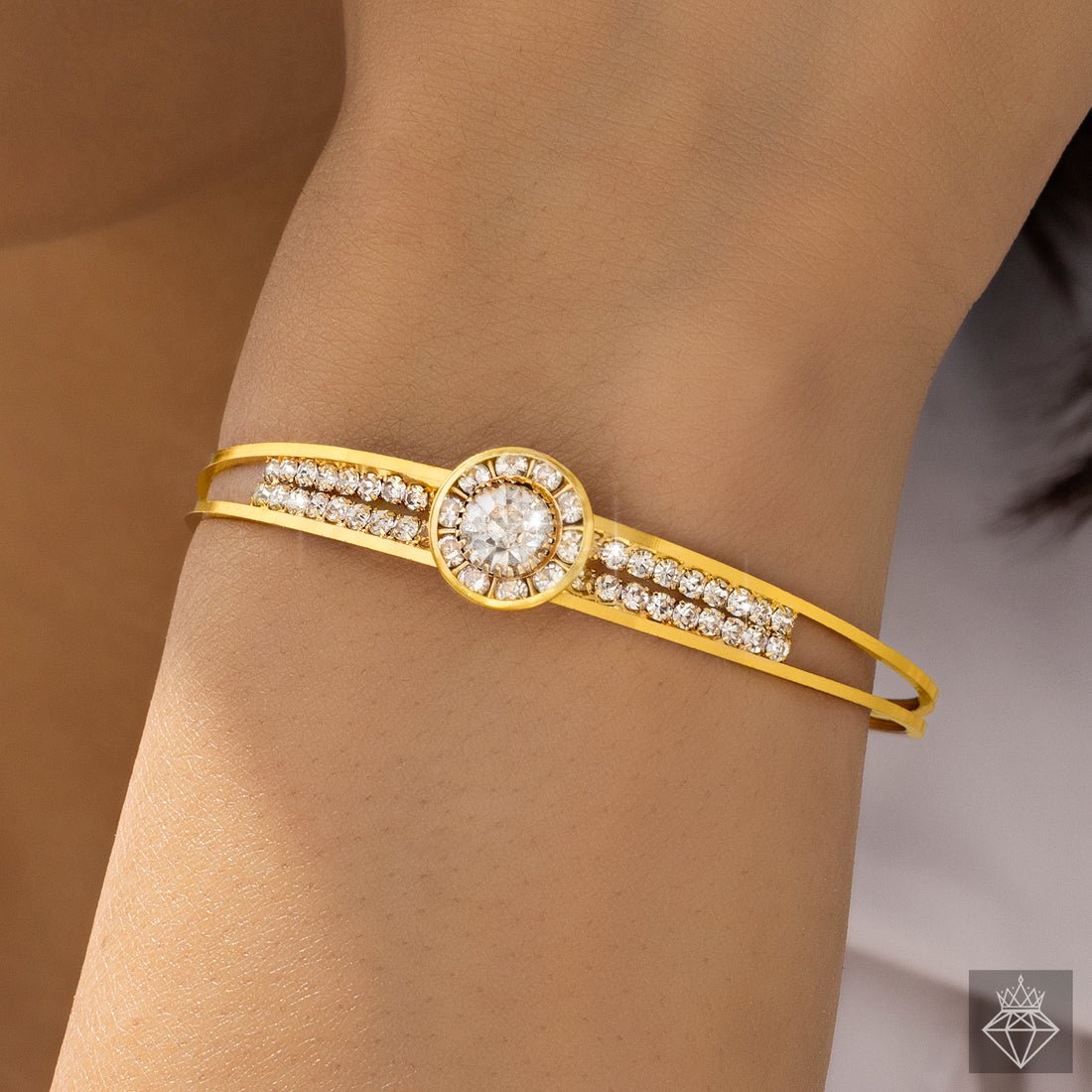 EYRA Bracelet Anti-Tarnish Crystals Bangle  (Adjustable Size)