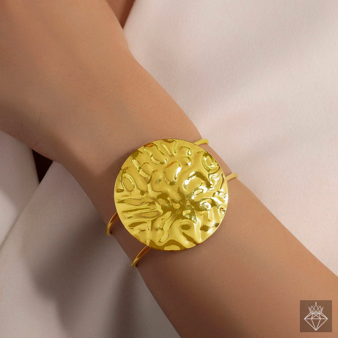 EYRA Bracelet Anti-Tarnish Hammered Golden Coin (Adjustable Size)