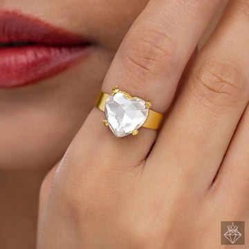 EYRA Ring Crystal Heart (Adjustable Size)