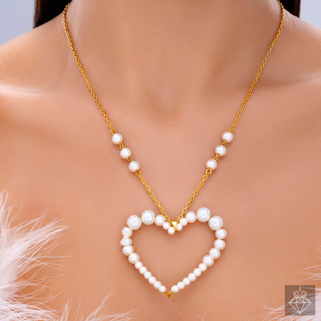 EYRA Necklace Delicate Pearl Hollow Heart