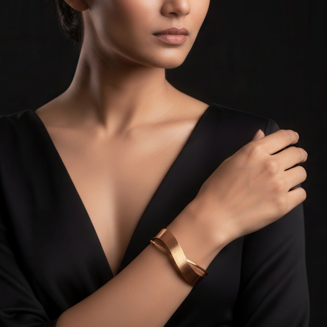 EYRA Bracelet Anti-Tarnish Rose Gold Bangle (Adjustable Size)