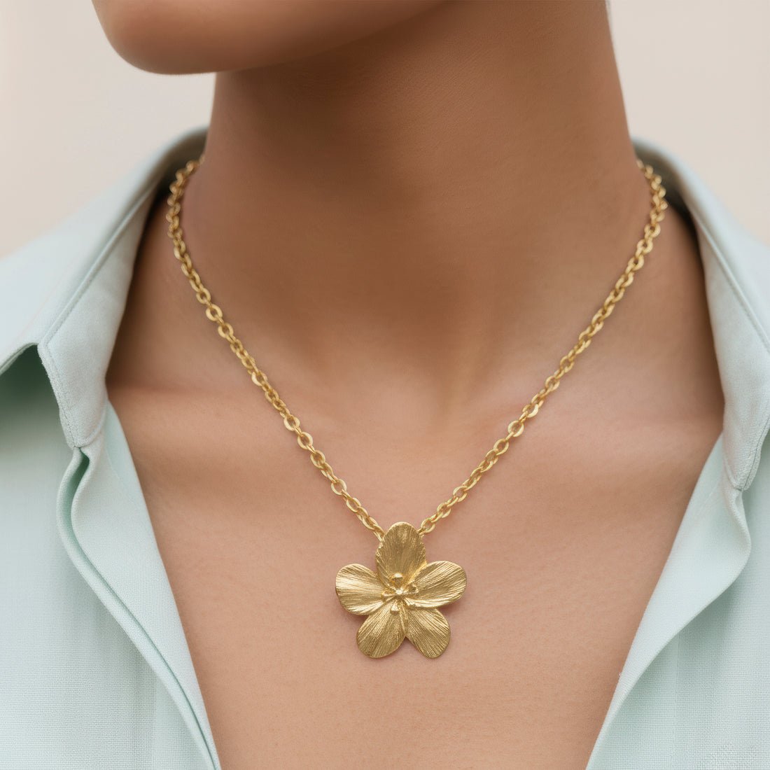 EYRA Necklace Anti-Tarnish Lily Flower Set With Earrings