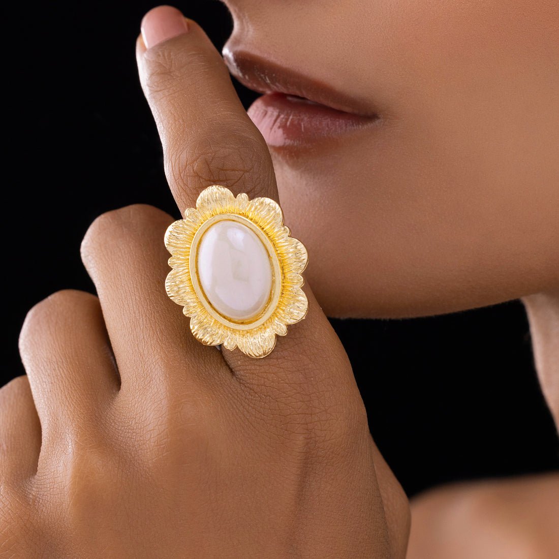 EYRA Ring Anti-Tarnish Rainbow Oval Flower Cocktail (Adjustable Size)