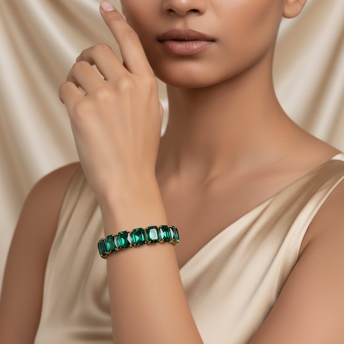 EYRA Bracelet Anti-Tarnish Emerald Crystal (Adjustable Size)